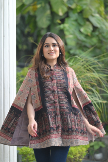 The Boozy Button Khayaal Brown Woollen Kashmiri Cape Set