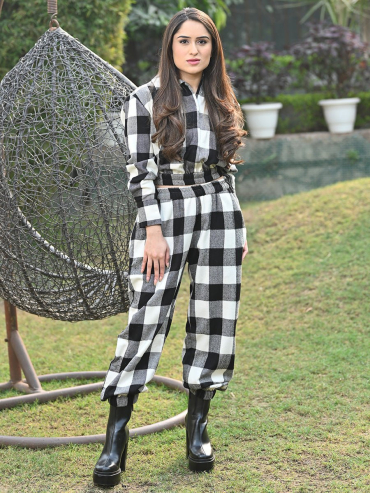 Akira monochrome jogger set