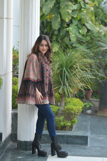 The Boozy Button Khayaal Brown Woollen Kashmiri Cape Set