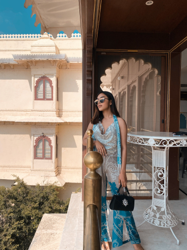 Jodhpur GenZ Crop top & pant set & Fly dupatta