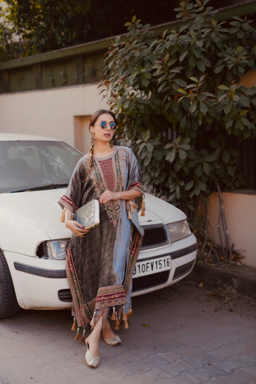 The Boozy Button Akhiyaan Da Surma Grey Velvet Kaftan Salwar