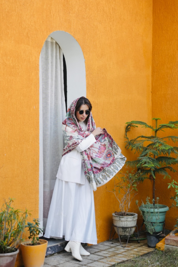 The Boozy Button Alizeh White Woollen Pashmina Shawl