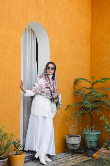The Boozy Button Alizeh White Woollen Pashmina Shawl