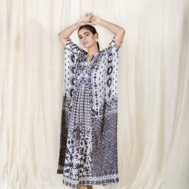 White Golden Plated Power packed studs