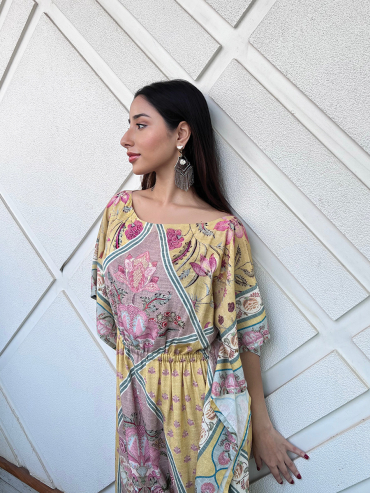 The Boozy Button Iqraar Pink Linen Kaftan