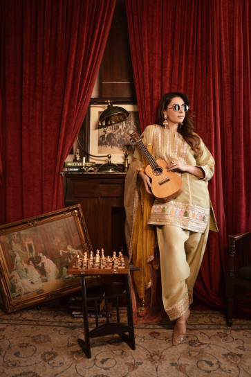 The Boozy Button Sitara Peach Peach Kurti Pant Dupatta