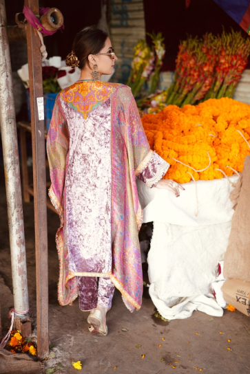 The Boozy Button Sang Rahiyo Pink Velvet Kurta Pant